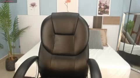 Snapshot of salome_veles chatting on July 29, 5:33 pm salome_veles online show from July 29, 5:33 pm