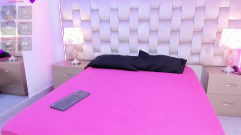 Snapshot of salomebins chatting on May 28, 11:57 pm Salome online show from May 28, 11:57 pm
