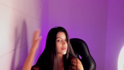 Snapshot of salomee_11 chatting on December 9, 3:07 am salo online show from December 9, 3:07 am