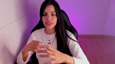 Snapshot of salomee_11 chatting on December 12, 9:19 am salo online show from December 12, 9:19 am