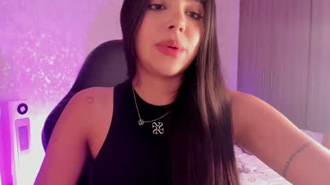 Snapshot of salomee_11 chatting on February 2, 2:06 am salo online show from February 2, 2:06 am