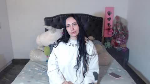 yenny online show from February 10, 4:27 am