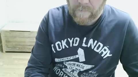 Saltimbanquier  Salt  ou  Banquier  online show from April 13, 3:28 pm