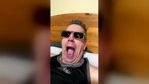 Snapshot of saltydoggy43931 chatting on March 4, 6:41 am saltydoggy43931 online show from March 4, 6:41 am