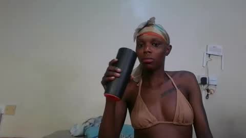 Snapshot of saltysugar20 chatting on May 10, 4:06 am Sugarbabe online show from May 10, 4:06 am