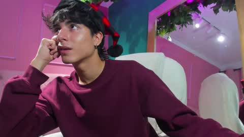 Snapshot of salvatore_monterey chatting on December 18, 1:37 am salvatore online show from December 18, 1:37 am