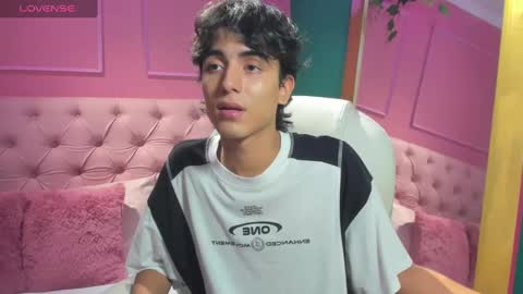 Snapshot of salvatore_monterey chatting on January 8, 1:42 am salvatore online show from January 8, 1:42 am