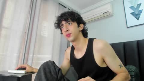 Snapshot of salvatore_monterey chatting on February 15, 2:44 pm salvatore online show from February 15, 2:44 pm