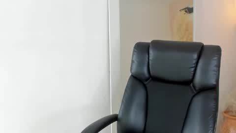 Snapshot of salvatore_monterey chatting on October 15, 8:53 pm salvatore online show from October 15, 8:53 pm