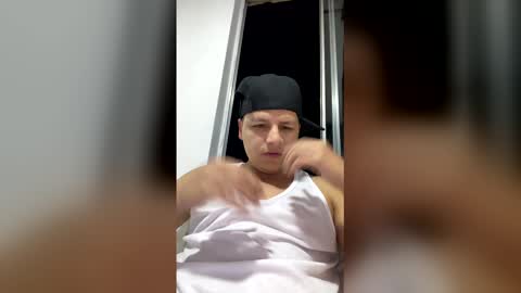 sam544469 online show from May 21, 7:15 am