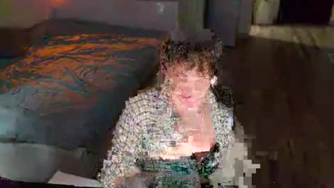 Snapshot of sam_garcia_ chatting on October 26, 2:17 am sunhine online show from October 26, 2:17 am