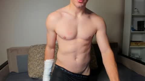 Snapshot of sam_huston18 chatting on October 9, 11:14 pm BACK IN 2 WEEKS online show from October 9, 11:14 pm