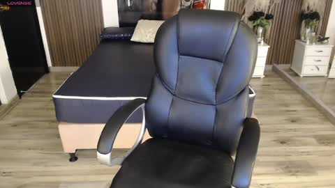 SAM MANSON online show from April 15, 12:12 pm