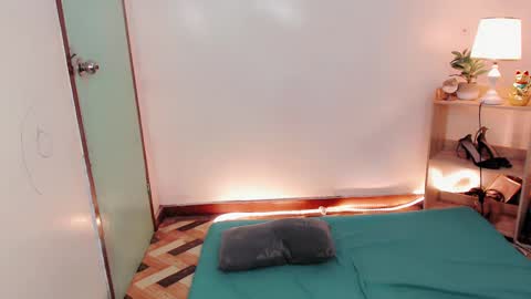 sam online show from December 13, 8:15 pm