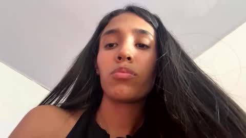 Snapshot of sam_robert17 chatting on February 21, 8:32 pm Samantha Roberts online show from February 21, 8:32 pm