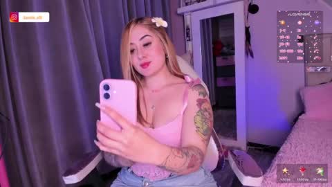 Sam online show from June 1, 3:19 am