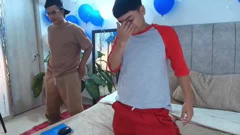 sam_tnt9 online show from March 22, 5:16 pm