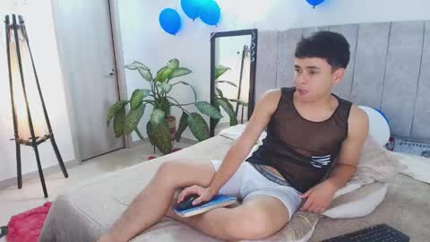 Snapshot of sam_tnt9 chatting on March 26, 7:52 pm sam_tnt9 online show from March 26, 7:52 pm