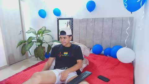 Snapshot of sam_tnt9 chatting on March 28, 11:15 pm sam_tnt9 online show from March 28, 11:15 pm