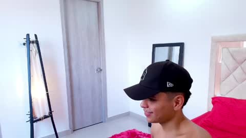 Snapshot of sam_tnt9 chatting on April 20, 4:21 pm sam_tnt9 online show from April 20, 4:21 pm