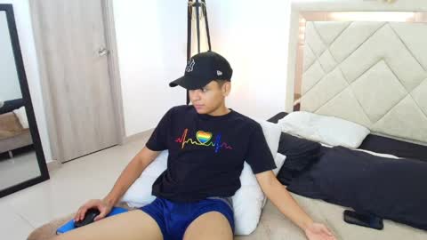 Snapshot of sam_tnt9 chatting on April 29, 6:58 pm sam_tnt9 online show from April 29, 6:58 pm
