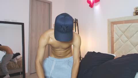 Snapshot of sam_tnt9 chatting on May 6, 3:57 am sam_tnt9 online show from May 6, 3:57 am
