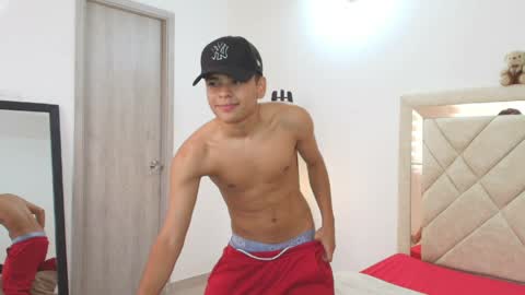 Snapshot of sam_tnt9 chatting on May 7, 3:06 pm sam_tnt9 online show from May 7, 3:06 pm