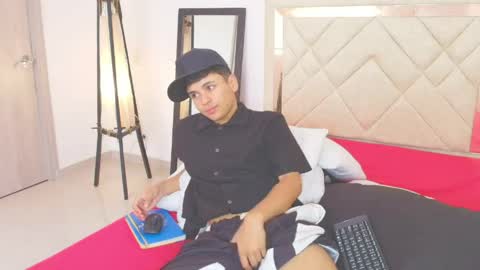 Snapshot of sam_tnt9 chatting on May 29, 5:33 pm sam_tnt9 online show from May 29, 5:33 pm
