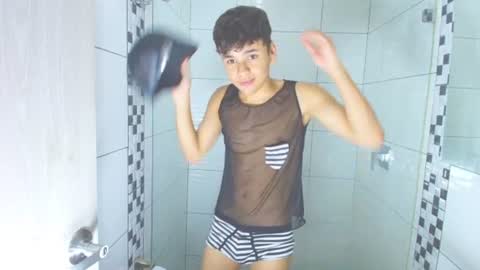 Snapshot of sam_tnt9 chatting on June 18, 2:56 am sam_tnt9 online show from June 18, 2:56 am