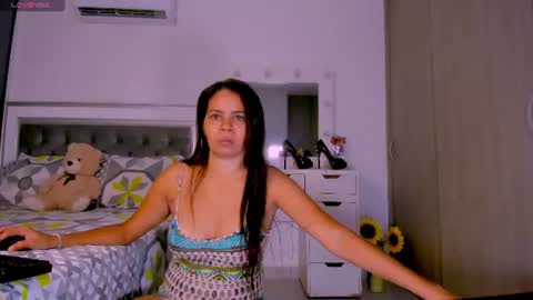 Snapshot of samanta_65 chatting on July 1, 2:46 am carolina online show from July 1, 2:46 am