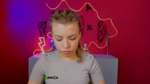 Snapshot of samanta_drive chatting on May 28, 5:05 am samanta drive online show from May 28, 5:05 am