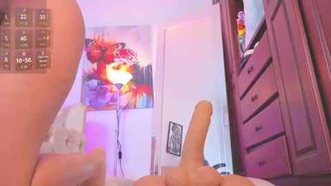 Snapshot of samanta_jones__ chatting on January 6, 11:03 am samanta_jones__ online show from January 6, 11:03 am