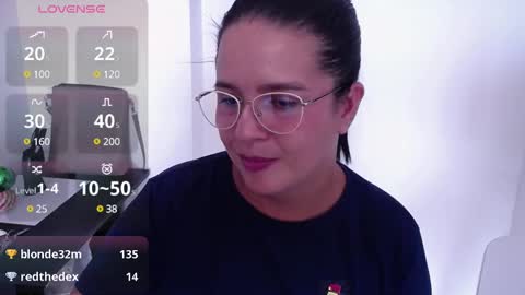 Snapshot of samanta_owen chatting on December 1, 4:29 pm SAMANTA OWEN online show from December 1, 4:29 pm