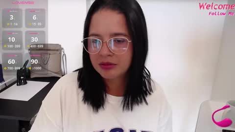 Snapshot of samanta_owen chatting on December 2, 12:07 pm SAMANTA OWEN online show from December 2, 12:07 pm