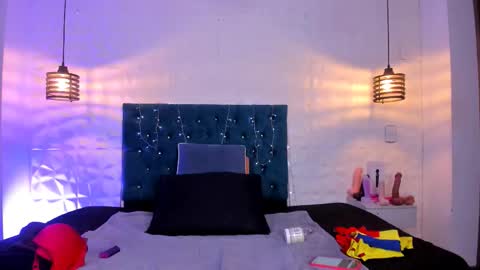 Snapshot of samantha_foxyy chatting on March 17, 10:40 am samantha_foxyy online show from March 17, 10:40 am