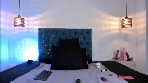 Snapshot of samantha_foxyy chatting on May 29, 10:46 am samantha_foxyy online show from May 29, 10:46 am
