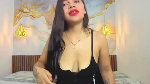 Snapshot of samantha_lopez2 chatting on June 11, 2:37 pm samantha_lopez2 online show from June 11, 2:37 pm