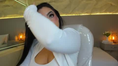  Samanthaa online show from May 18, 12:00 pm