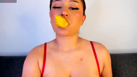 Snapshot of samanthaa_black chatting on June 7, 7:06 pm Sam online show from June 7, 7:06 pm