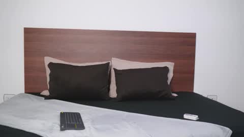 samanthaawellss online show from December 3, 7:45 pm