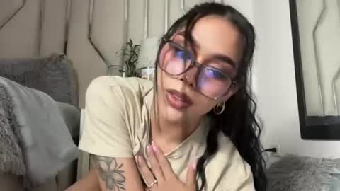 Snapshot of samanthabernardo_ chatting on June 13, 4:43 am Samantha Bernardo online show from June 13, 4:43 am