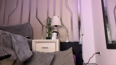 Snapshot of samanthabernardo_ chatting on June 14, 5:42 am Samantha Bernardo online show from June 14, 5:42 am