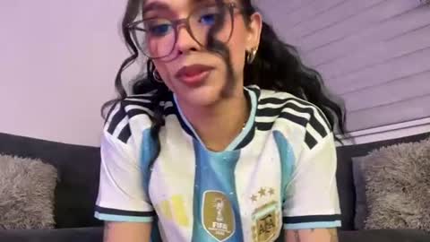 Snapshot of samanthabernardo_ chatting on June 17, 4:15 am Samantha Bernardo online show from June 17, 4:15 am