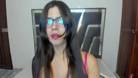 Snapshot of samanthahill_ chatting on March 25, 8:15 pm samanthahill_ online show from March 25, 8:15 pm