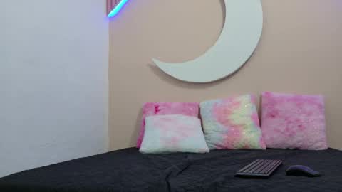 Snapshot of samanthalaurent chatting on May 27, 1:57 am samanthalaurent online show from May 27, 1:57 am