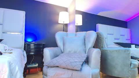 Snapshot of samanthamilf__ chatting on April 30, 8:04 pm Samanta online show from April 30, 8:04 pm