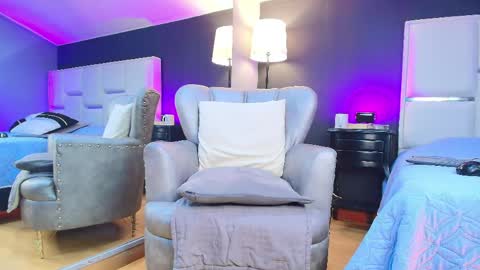 Snapshot of samanthamilf__ chatting on May 21, 8:05 pm Samanta online show from May 21, 8:05 pm