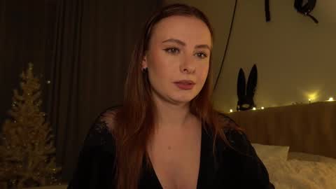 Snapshot of samanthavixen chatting on December 9, 6:14 pm Goddess Samantha Vixen online show from December 9, 6:14 pm