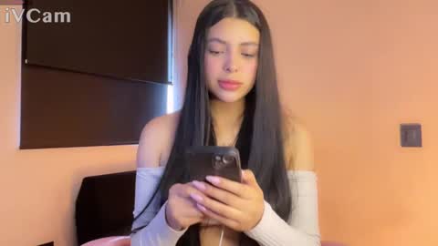 Snapshot of samara_lam chatting on February 5, 7:10 pm Sammy  online show from February 5, 7:10 pm