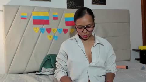 samaraa_smith1 online show from July 16, 12:11 pm
